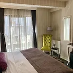 فندق Luxury Pera House 3*